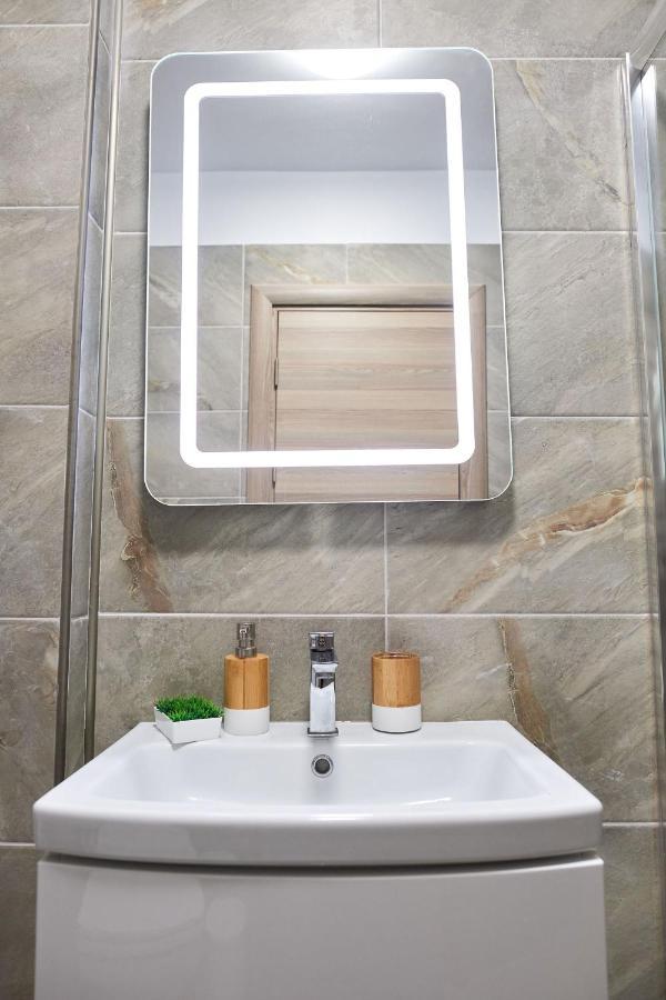 Fineloft Sea View Apartment-Spa N Pools Beach Resort Năvodari Esterno foto