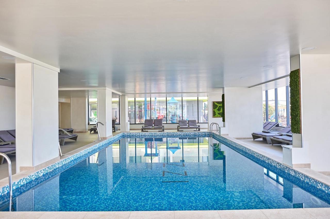 Fineloft Sea View Apartment-Spa N Pools Beach Resort Năvodari Esterno foto